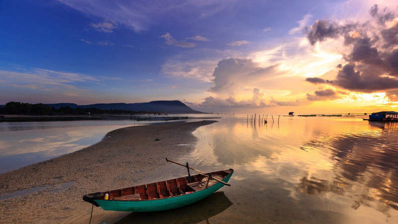 Pantai Tersembunyi di Indonesia